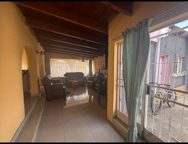 4 BEDROOM HOUSE FOR SALE IN VANDERBIJLPARK SE 7